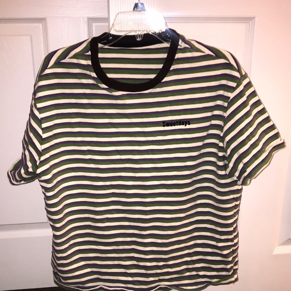 Brand new stripped short sleeve shirt. 100% cotton. Size Medium.